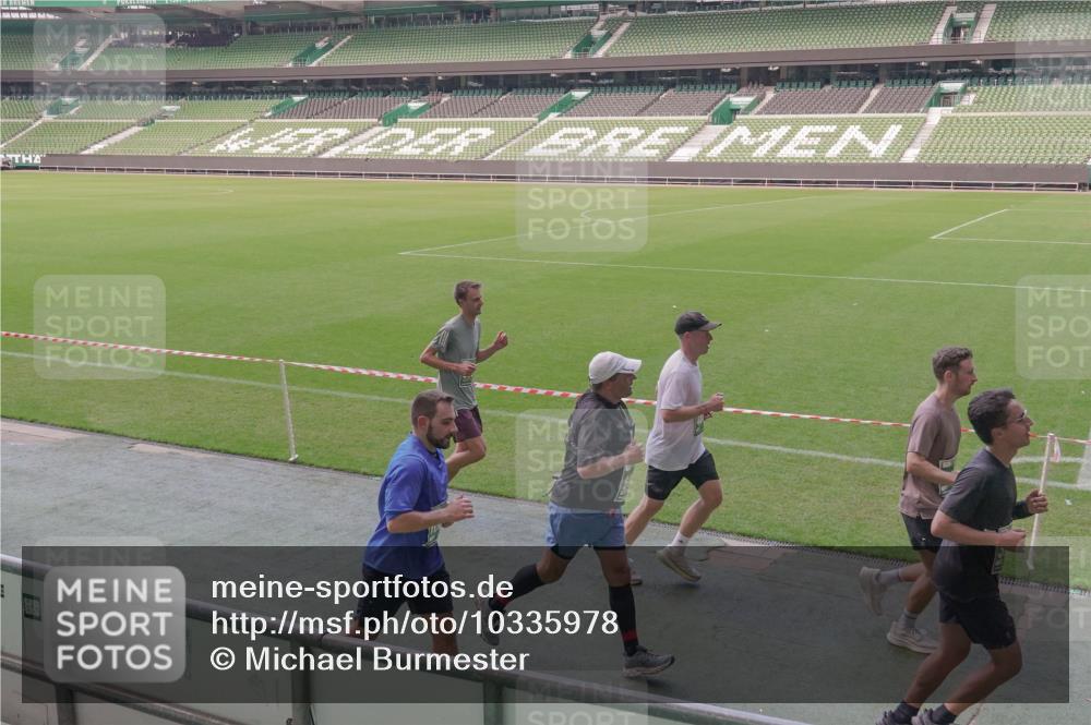 13.09.2026 - 21. swb-Marathon Bremen Michael Burmester http://msf.ph/oto/10335978 13.09.2026 13:11:11 Laufen im Stadion 164, 265, 373, 448, 581, 703, 843, 869, 984, 1113, 1180, 1435, 1738, 1849, 1851, 1855, 1867, 1894, 1936, 1952, 1967, 2202, 2248, 2268, 2281, 2284, 2299, 2330, 2333, 2339, 2342, 2353, 2375, 2426, 2432, 2443, 2530, 2531, 2553, 2573, 2589, 2654, 2659, 2669, 2673, 2682, 2714, 2717, 2784, 2785, 2804, 2819, 2822, 2836, 2850, 2907, 2920, 2932, 2976, 3026, 3027, 3063, 3079, 3082, 3086, 3089, 3122, 3159, 3174, 3207, 3208, 3291, 3328, 3349, 3352, 3370, 3409, 3410, 3470, 3549, 551 meine-sportfotos.de