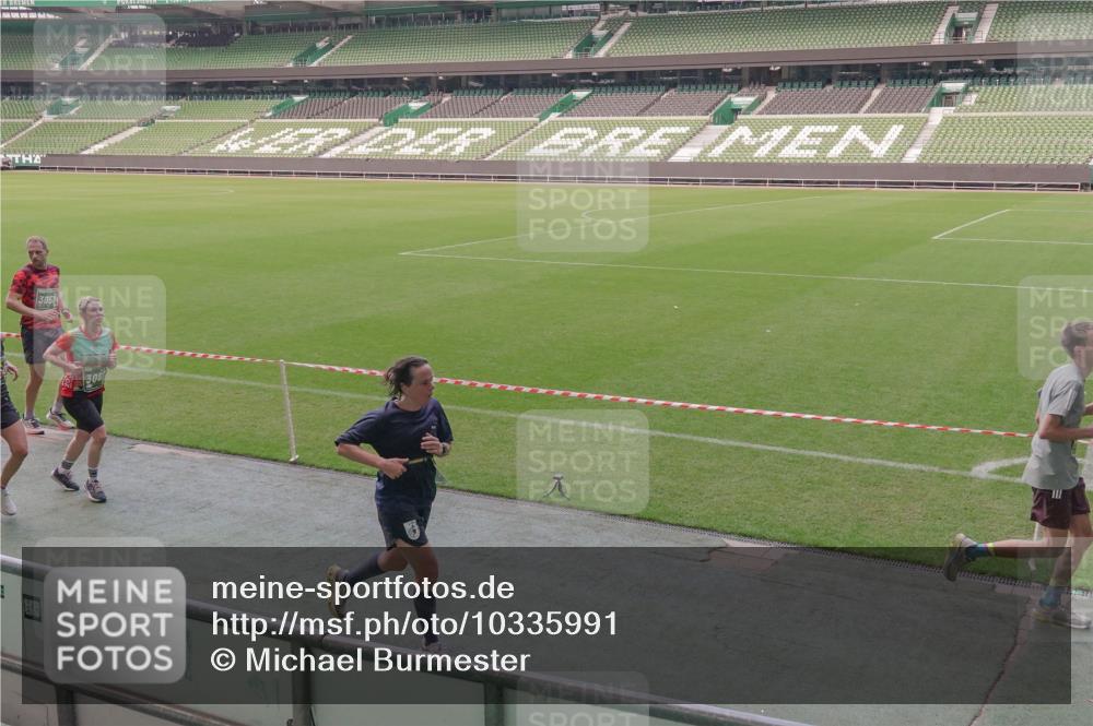 13.09.2026 - 21. swb-Marathon Bremen Michael Burmester http://msf.ph/oto/10335991 13.09.2026 13:11:12 Laufen im Stadion 265, 373, 448, 581, 703, 843, 869, 984, 1113, 1180, 1435, 1738, 1849, 1851, 1855, 1867, 1894, 1936, 1952, 1967, 2202, 2248, 2268, 2281, 2284, 2299, 2330, 2333, 2339, 2342, 2353, 2375, 2426, 2432, 2443, 2530, 2531, 2553, 2573, 2589, 2654, 2659, 2669, 2673, 2682, 2714, 2717, 2784, 2785, 2804, 2819, 2822, 2836, 2850, 2907, 2920, 2932, 2976, 3026, 3027, 3063, 3079, 3082, 3086, 3089, 3122, 3159, 3174, 3207, 3208, 3291, 3328, 3349, 3352, 3370, 3409, 3410, 3470, 3549, 551 meine-sportfotos.de