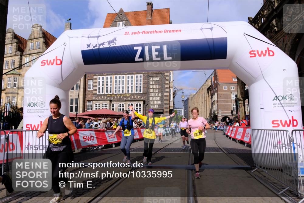 13.09.2026 - 21. swb-Marathon Bremen Tim E. http://msf.ph/oto/10335995 13.09.2026 11:07:28 Ziel 10156, 10360, 10488, 11100, 11123, 11246, 11393, 11439, 11600, 11684, 11696, 11759, 11822, 11823, 12255, 12266 meine-sportfotos.de