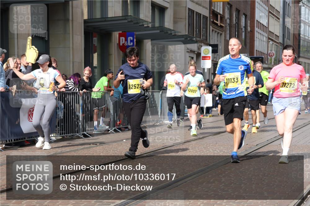 13.09.2026 - 21. swb-Marathon Bremen Strokosch-Dieckow http://msf.ph/oto/10336017 13.09.2026 11:04:49 Ziel 10370, 10411, 10465, 10576, 10697, 10718, 10741, 10800, 10802, 10850, 10975, 10995, 11102, 11105, 11133, 11157, 11218, 11281, 11326, 11584, 11616, 11722, 11900, 11939, 12002, 12011, 12064, 12079, 12080, 12099, 12235, 12335, 12522, 10160, 10198, 10283, 10315, 10481, 10711, 10729, 10855, 10856, 10877, 10940, 11006, 11114, 11133, 11272, 11364, 11366, 11395, 11518, 11592, 11705, 11757, 11761, 11991, 12005 meine-sportfotos.de