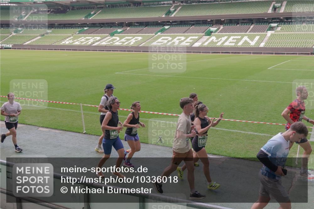 13.09.2026 - 21. swb-Marathon Bremen Michael Burmester http://msf.ph/oto/10336018 13.09.2026 13:11:15 Laufen im Stadion 265, 373, 581, 703, 843, 869, 984, 1113, 1180, 1435, 1738, 1849, 1851, 1855, 1867, 1894, 1936, 1952, 1967, 2202, 2248, 2268, 2281, 2284, 2299, 2330, 2333, 2339, 2342, 2353, 2375, 2426, 2432, 2443, 2530, 2531, 2553, 2589, 2654, 2659, 2669, 2673, 2682, 2714, 2717, 2784, 2785, 2804, 2819, 2822, 2836, 2850, 2907, 2920, 2932, 2976, 3026, 3027, 3063, 3079, 3082, 3086, 3089, 3122, 3159, 3174, 3207, 3208, 3291, 3328, 3349, 3352, 3370, 3409, 3410, 3470, 3549, 551 meine-sportfotos.de