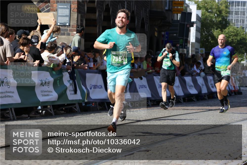 13.09.2026 - 21. swb-Marathon Bremen Strokosch-Dieckow http://msf.ph/oto/10336042 13.09.2026 13:18:16 Ziel 948, 1631, 1797, 2001, 2634, 3051, 3192, 3514, 4131, 4286, 4374, 4733, 5530, 5935, 5948, 6290, 6448, 8805, 8869, 9595, 9596, 9837, 13041, 1146, 1419, 2055, 5307, 5460, 6293, 6294, 6818, 7491, 7731, 7954, 8404, 8872, 9019, 9275, 13150 meine-sportfotos.de