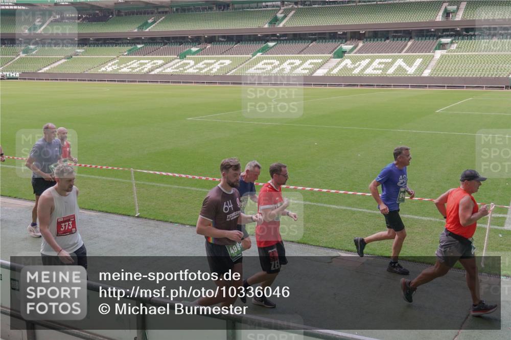 13.09.2026 - 21. swb-Marathon Bremen Michael Burmester http://msf.ph/oto/10336046 13.09.2026 13:11:19 Laufen im Stadion 265, 373, 581, 703, 843, 869, 984, 1113, 1180, 1226, 1435, 1738, 1849, 1851, 1855, 1867, 1894, 1936, 1952, 1967, 2202, 2248, 2268, 2281, 2284, 2299, 2330, 2333, 2339, 2342, 2353, 2375, 2377, 2426, 2432, 2443, 2530, 2531, 2553, 2589, 2654, 2659, 2669, 2673, 2682, 2714, 2784, 2785, 2804, 2819, 2822, 2836, 2850, 2907, 2920, 2932, 2976, 3026, 3027, 3063, 3079, 3082, 3086, 3089, 3122, 3159, 3174, 3207, 3208, 3308, 3328, 3349, 3352, 3370, 3409, 3410, 3470, 3549, 551 meine-sportfotos.de