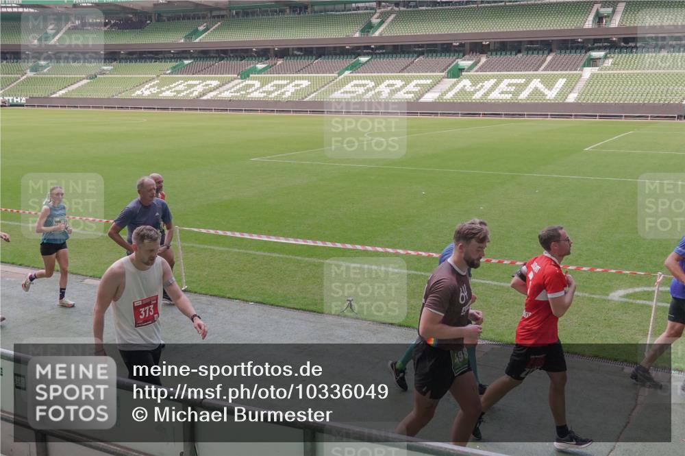 13.09.2026 - 21. swb-Marathon Bremen Michael Burmester http://msf.ph/oto/10336049 13.09.2026 13:11:19 Laufen im Stadion 265, 373, 581, 703, 843, 869, 984, 1113, 1180, 1226, 1435, 1738, 1849, 1851, 1855, 1867, 1894, 1936, 1952, 1967, 2202, 2248, 2268, 2281, 2284, 2299, 2330, 2333, 2339, 2342, 2353, 2375, 2377, 2426, 2432, 2443, 2530, 2531, 2553, 2589, 2654, 2659, 2669, 2673, 2682, 2714, 2784, 2785, 2804, 2819, 2822, 2836, 2850, 2907, 2920, 2932, 2976, 3026, 3027, 3063, 3079, 3082, 3086, 3089, 3122, 3159, 3174, 3207, 3208, 3308, 3328, 3349, 3352, 3370, 3409, 3410, 3470, 3549, 551 meine-sportfotos.de
