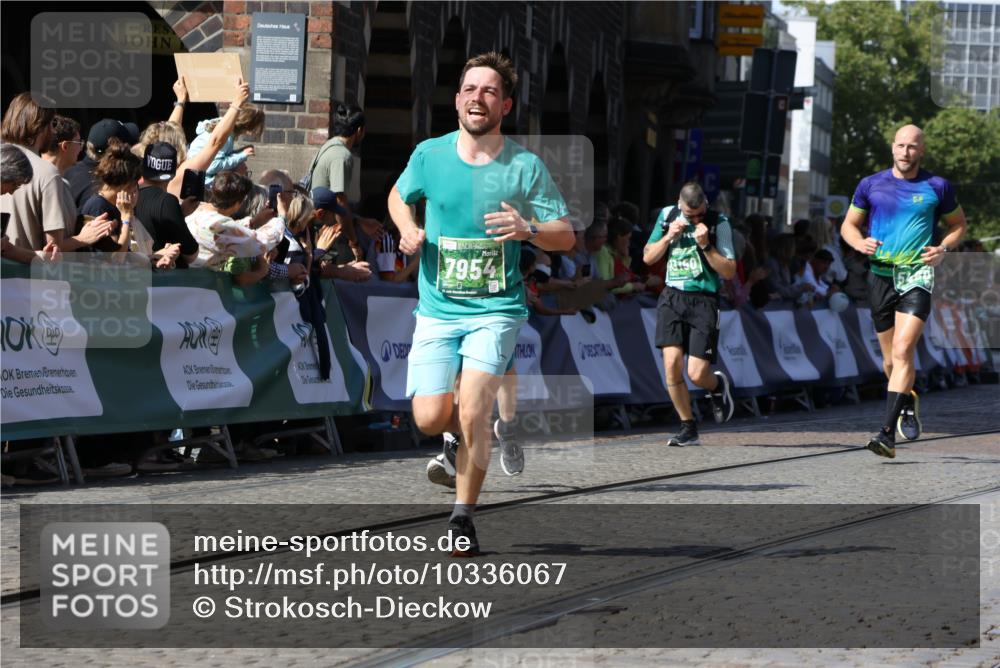 13.09.2026 - 21. swb-Marathon Bremen Strokosch-Dieckow http://msf.ph/oto/10336067 13.09.2026 13:18:16 Ziel 948, 1631, 1797, 2001, 2634, 3051, 3192, 3514, 4131, 4286, 4374, 4733, 5530, 5935, 5948, 6290, 6448, 8805, 8869, 9595, 9596, 9837, 13041, 1146, 1419, 2055, 5307, 5460, 6293, 6294, 6818, 7491, 7731, 7954, 8404, 8872, 9019, 9275, 13150 meine-sportfotos.de