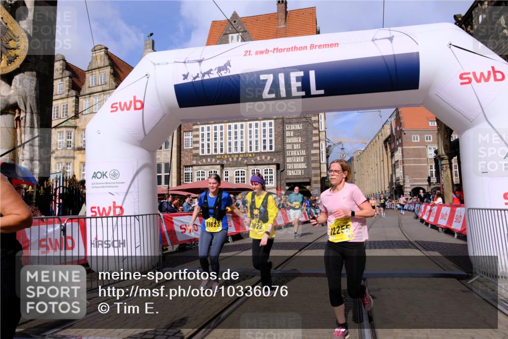 13.09.2026 - 21. swb-Marathon Bremen Tim E. http://msf.ph/oto/10336076 13.09.2026 11:07:29 Ziel 10156, 10360, 10488, 11100, 11123, 11246, 11393, 11439, 11600, 11684, 11696, 11759, 11822, 11823, 11917, 12020, 12173, 12255, 12266 meine-sportfotos.de