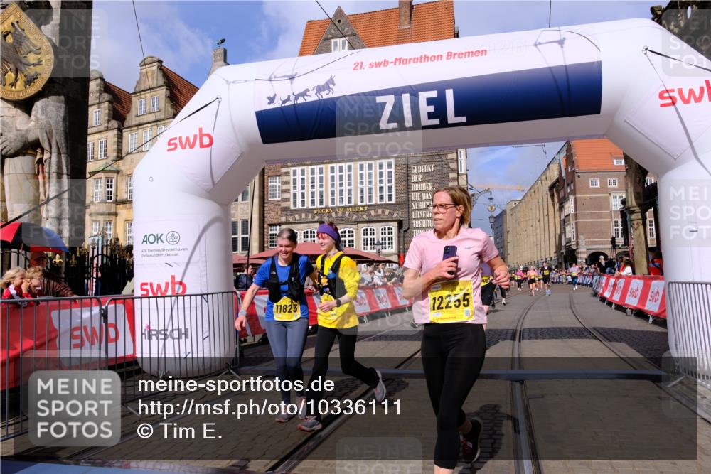 13.09.2026 - 21. swb-Marathon Bremen Tim E. http://msf.ph/oto/10336111 13.09.2026 11:07:29 Ziel 10156, 10360, 10488, 11100, 11123, 11246, 11393, 11439, 11600, 11684, 11696, 11759, 11822, 11823, 11917, 12020, 12173, 12255, 12266 meine-sportfotos.de