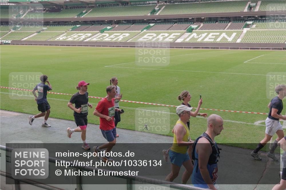 13.09.2026 - 21. swb-Marathon Bremen Michael Burmester http://msf.ph/oto/10336134 13.09.2026 13:11:27 Laufen im Stadion 265, 373, 581, 703, 843, 984, 1113, 1226, 1435, 1738, 1849, 1851, 1855, 1867, 1894, 1936, 1952, 1967, 2202, 2248, 2268, 2281, 2284, 2299, 2330, 2333, 2336, 2339, 2342, 2353, 2375, 2377, 2398, 2426, 2432, 2443, 2530, 2531, 2553, 2589, 2654, 2659, 2669, 2673, 2682, 2784, 2785, 2804, 2819, 2822, 2836, 2850, 2907, 2932, 2976, 3026, 3027, 3079, 3082, 3089, 3122, 3143, 3159, 3174, 3207, 3208, 3308, 3328, 3349, 3352, 3370, 3409, 3410, 3470, 3549, 551 meine-sportfotos.de