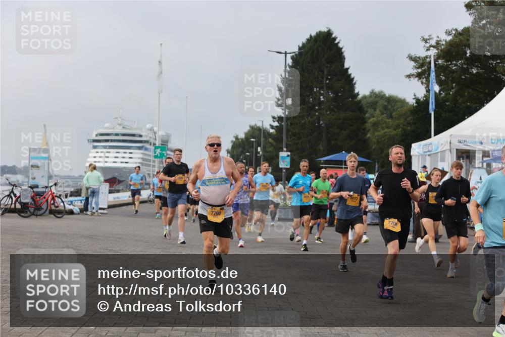 13.09.2026 - Kiel Lauf Andreas Tolksdorf http://msf.ph/oto/10336140 13.09.2026 09:53:35 Kiellinie 7790, 8072, 7709 meine-sportfotos.de