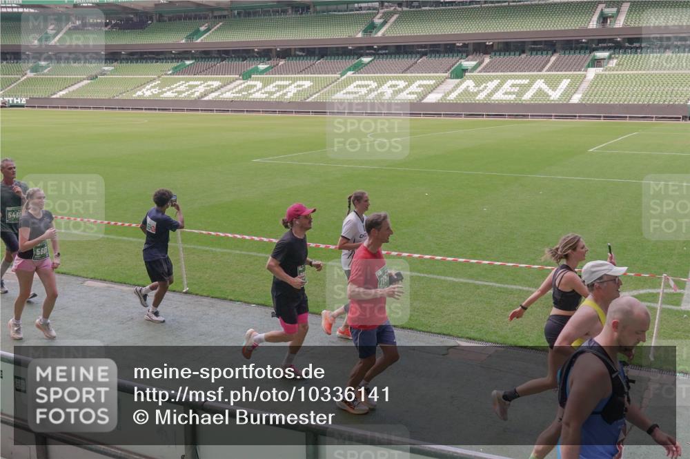 13.09.2026 - 21. swb-Marathon Bremen Michael Burmester http://msf.ph/oto/10336141 13.09.2026 13:11:28 Laufen im Stadion 265, 373, 581, 703, 843, 984, 1113, 1226, 1435, 1738, 1849, 1851, 1855, 1867, 1894, 1936, 1952, 1967, 2202, 2248, 2268, 2281, 2284, 2299, 2330, 2333, 2336, 2339, 2342, 2353, 2375, 2377, 2398, 2426, 2432, 2443, 2530, 2531, 2553, 2589, 2654, 2659, 2669, 2673, 2682, 2784, 2785, 2804, 2819, 2822, 2836, 2850, 2907, 2932, 2976, 3026, 3027, 3079, 3082, 3089, 3122, 3143, 3159, 3174, 3207, 3208, 3308, 3328, 3349, 3352, 3370, 3409, 3410, 3470, 3549, 551 meine-sportfotos.de