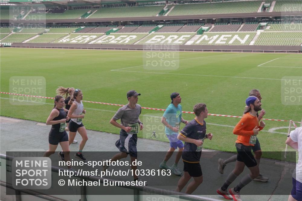 13.09.2026 - 21. swb-Marathon Bremen Michael Burmester http://msf.ph/oto/10336163 13.09.2026 13:11:30 Laufen im Stadion 265, 373, 581, 703, 843, 984, 1113, 1226, 1435, 1738, 1849, 1851, 1855, 1867, 1894, 1936, 1952, 1967, 2202, 2248, 2268, 2281, 2284, 2299, 2330, 2333, 2336, 2339, 2342, 2353, 2375, 2377, 2398, 2426, 2432, 2443, 2530, 2531, 2553, 2589, 2654, 2659, 2669, 2673, 2682, 2784, 2804, 2819, 2822, 2836, 2850, 2907, 2932, 2976, 3026, 3027, 3079, 3082, 3089, 3122, 3143, 3159, 3174, 3207, 3208, 3308, 3328, 3349, 3352, 3370, 3409, 3410, 3470, 3549, 551 meine-sportfotos.de
