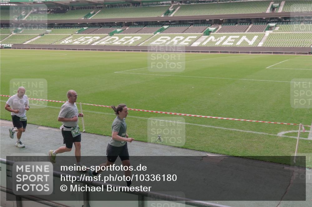 13.09.2026 - 21. swb-Marathon Bremen Michael Burmester http://msf.ph/oto/10336180 13.09.2026 13:11:33 Laufen im Stadion 265, 373, 581, 703, 843, 984, 1113, 1226, 1435, 1738, 1849, 1851, 1855, 1867, 1894, 1936, 1952, 1967, 2202, 2248, 2268, 2281, 2284, 2299, 2330, 2333, 2336, 2339, 2342, 2353, 2375, 2377, 2398, 2426, 2432, 2443, 2531, 2553, 2589, 2654, 2659, 2669, 2673, 2682, 2784, 2804, 2819, 2822, 2836, 2850, 2907, 2932, 2976, 3026, 3027, 3079, 3082, 3089, 3122, 3143, 3159, 3174, 3207, 3208, 3308, 3328, 3349, 3352, 3370, 3409, 3410, 3470, 3549, 551 meine-sportfotos.de