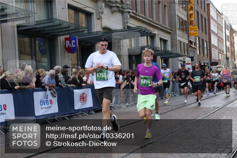 13.09.2026 - 21. swb-Marathon Bremen Strokosch-Dieckow http://msf.ph/oto/10336201 13.09.2026 13:25:14 Ziel 191, 209, 260, 1458, 1650, 1658, 1752, 2046, 3124, 3168, 3186, 3806, 4294, 4439, 4717, 4927, 5703, 5755, 5814, 6380, 7252, 8357, 8545, 8597, 8695, 8769, 8890, 9299, 9440, 9460, 9468, 9506, 9563, 13025, 972, 1080, 1119, 1166, 1264, 1436, 1448, 2322, 2761, 3105, 3187, 4091, 4113, 4459, 4507, 4918, 4973, 6079, 6113, 6360, 6544, 6943, 7306, 7326, 7409, 7854, 8245, 9036, 9073, 9152, 9360, 9493, 9563, 13088 meine-sportfotos.de