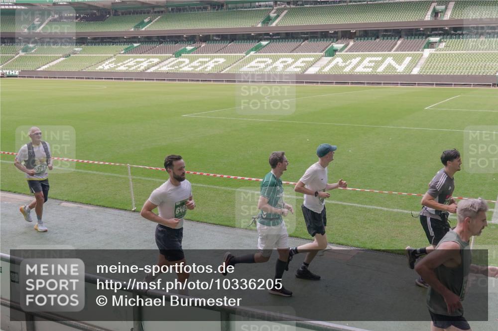 13.09.2026 - 21. swb-Marathon Bremen Michael Burmester http://msf.ph/oto/10336205 13.09.2026 13:11:37 Laufen im Stadion 265, 373, 581, 703, 843, 984, 1113, 1226, 1435, 1738, 1849, 1851, 1855, 1894, 1936, 1952, 1967, 2202, 2248, 2268, 2281, 2284, 2299, 2330, 2333, 2336, 2339, 2342, 2353, 2375, 2377, 2398, 2426, 2432, 2443, 2531, 2589, 2654, 2659, 2669, 2673, 2682, 2784, 2804, 2819, 2822, 2836, 2850, 2907, 2932, 2976, 3026, 3027, 3079, 3082, 3089, 3122, 3143, 3159, 3174, 3207, 3208, 3308, 3328, 3349, 3352, 3370, 3409, 3410, 3470, 3549, 551 meine-sportfotos.de