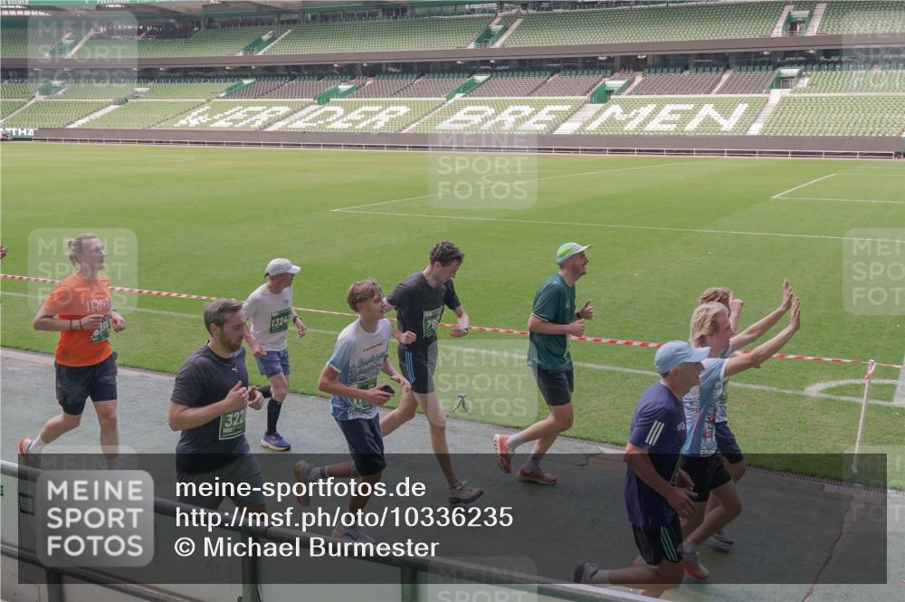 13.09.2026 - 21. swb-Marathon Bremen Michael Burmester http://msf.ph/oto/10336235 13.09.2026 13:11:42 Laufen im Stadion 118, 265, 373, 581, 703, 843, 984, 1113, 1226, 1334, 1435, 1738, 1849, 1851, 1894, 1936, 1952, 1967, 2202, 2248, 2281, 2284, 2299, 2330, 2333, 2336, 2339, 2342, 2353, 2375, 2377, 2398, 2426, 2432, 2443, 2531, 2589, 2654, 2659, 2669, 2673, 2682, 2784, 2804, 2819, 2822, 2836, 2850, 2907, 2932, 2976, 3026, 3027, 3079, 3082, 3089, 3122, 3143, 3155, 3159, 3174, 3207, 3208, 3308, 3328, 3349, 3352, 3370, 3409, 3410, 3470, 3549, 551 meine-sportfotos.de