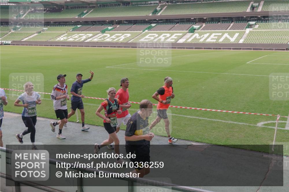 13.09.2026 - 21. swb-Marathon Bremen Michael Burmester http://msf.ph/oto/10336259 13.09.2026 13:11:45 Laufen im Stadion 118, 265, 373, 581, 703, 843, 984, 1113, 1226, 1334, 1435, 1738, 1849, 1851, 1894, 1936, 1952, 1967, 2202, 2248, 2281, 2284, 2299, 2330, 2333, 2336, 2339, 2342, 2353, 2375, 2377, 2398, 2426, 2432, 2443, 2531, 2589, 2654, 2659, 2669, 2673, 2682, 2784, 2804, 2815, 2819, 2822, 2836, 2850, 2907, 2932, 2966, 2976, 3026, 3027, 3079, 3082, 3089, 3122, 3143, 3155, 3159, 3174, 3207, 3208, 3308, 3328, 3349, 3352, 3370, 3409, 3410, 3470, 3549, 551 meine-sportfotos.de