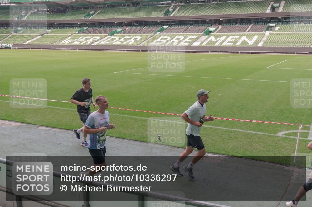13.09.2026 - 21. swb-Marathon Bremen Michael Burmester http://msf.ph/oto/10336297 13.09.2026 13:11:48 Laufen im Stadion 118, 265, 373, 514, 581, 703, 843, 984, 1113, 1226, 1286, 1334, 1435, 1738, 1849, 1851, 1894, 1936, 1952, 1967, 2202, 2248, 2281, 2284, 2299, 2330, 2333, 2336, 2339, 2342, 2353, 2375, 2377, 2398, 2426, 2432, 2443, 2505, 2531, 2589, 2654, 2659, 2669, 2673, 2682, 2784, 2804, 2815, 2819, 2822, 2836, 2850, 2907, 2932, 2963, 2966, 2976, 3026, 3027, 3079, 3082, 3089, 3143, 3155, 3159, 3174, 3207, 3208, 3308, 3328, 3349, 3352, 3370, 3409, 3410, 3470, 3549, 551 meine-sportfotos.de