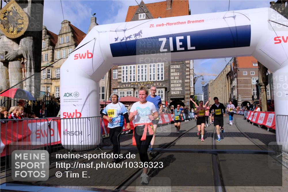 13.09.2026 - 21. swb-Marathon Bremen Tim E. http://msf.ph/oto/10336323 13.09.2026 11:07:36 Ziel 10205, 10488, 10695, 10748, 11100, 11123, 11246, 11393, 11417, 11600, 11696, 11759, 11767, 11822, 11823, 11865, 11917, 12020, 12173, 12210, 12255, 12266, 12536 meine-sportfotos.de