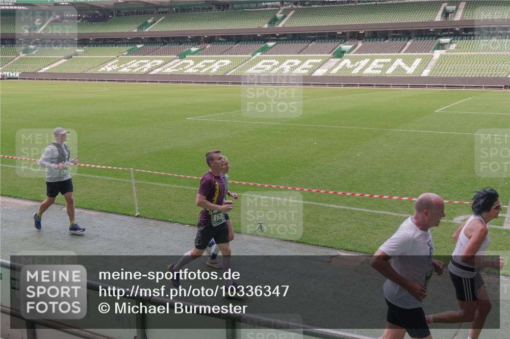 13.09.2026 - 21. swb-Marathon Bremen Michael Burmester http://msf.ph/oto/10336347 13.09.2026 13:11:55 Laufen im Stadion 118, 265, 373, 514, 581, 703, 843, 984, 1113, 1226, 1286, 1334, 1435, 1738, 1849, 1851, 1936, 1952, 1967, 2005, 2248, 2281, 2299, 2330, 2333, 2336, 2342, 2353, 2375, 2377, 2398, 2426, 2432, 2443, 2505, 2531, 2589, 2654, 2659, 2669, 2673, 2765, 2784, 2804, 2815, 2819, 2822, 2836, 2850, 2895, 2907, 2963, 2966, 2976, 3026, 3027, 3079, 3082, 3143, 3155, 3159, 3174, 3207, 3208, 3308, 3328, 3349, 3352, 3370, 3409, 3470, 3549, 551 meine-sportfotos.de