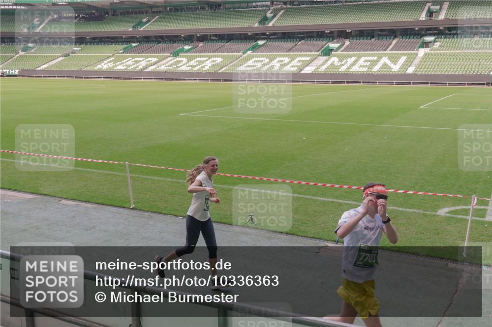 13.09.2026 - 21. swb-Marathon Bremen Michael Burmester http://msf.ph/oto/10336363 13.09.2026 13:11:58 Laufen im Stadion 118, 265, 373, 514, 581, 703, 843, 984, 1113, 1226, 1286, 1334, 1435, 1738, 1849, 1851, 1936, 1952, 1967, 2005, 2248, 2281, 2299, 2330, 2333, 2336, 2353, 2375, 2377, 2398, 2426, 2432, 2443, 2505, 2531, 2589, 2654, 2659, 2669, 2673, 2765, 2784, 2804, 2815, 2819, 2822, 2836, 2850, 2895, 2907, 2963, 2966, 2975, 2976, 3026, 3027, 3079, 3082, 3143, 3155, 3159, 3174, 3207, 3208, 3308, 3328, 3349, 3352, 3409, 3434, 3470, 3549, 551 meine-sportfotos.de
