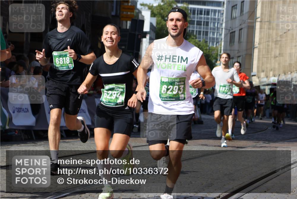 13.09.2026 - 21. swb-Marathon Bremen Strokosch-Dieckow http://msf.ph/oto/10336372 13.09.2026 13:18:27 Ziel 1631, 1797, 1872, 2260, 2634, 2671, 3241, 3458, 3514, 3634, 4131, 4733, 5292, 5695, 5948, 6152, 6290, 6448, 8094, 8805, 8869, 8943, 8944, 9134, 9609, 9837, 10065, 465, 2324, 2948, 3631, 4120, 4413, 4642, 5867, 6787, 6818, 7245, 7731, 8404, 8540, 8743, 8872, 9019, 9275, 9327, 9833 meine-sportfotos.de