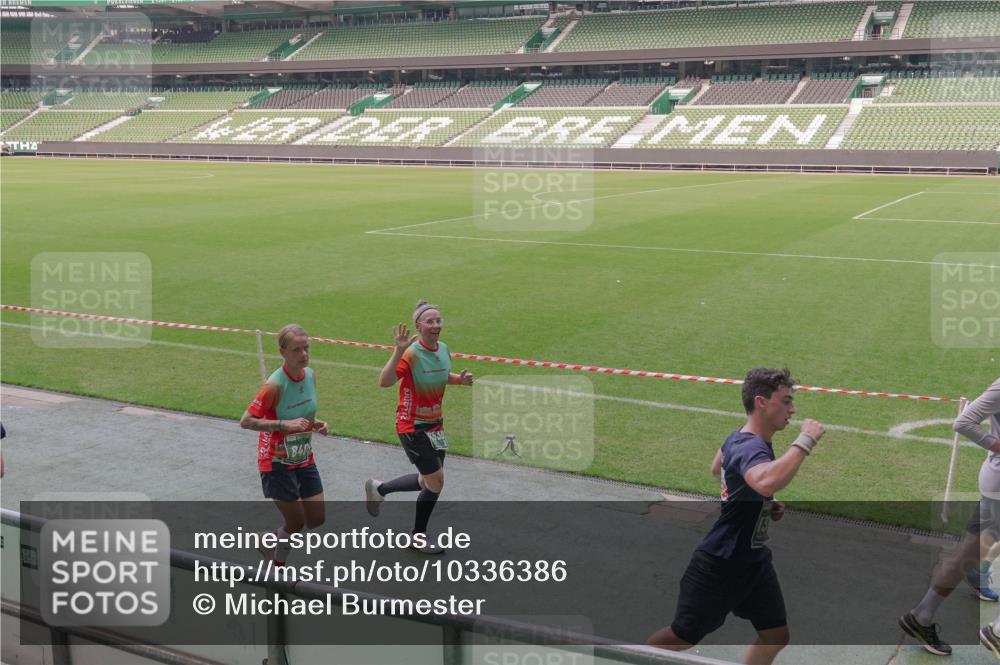 13.09.2026 - 21. swb-Marathon Bremen Michael Burmester http://msf.ph/oto/10336386 13.09.2026 13:12:01 Laufen im Stadion 118, 265, 373, 514, 581, 703, 843, 984, 1113, 1226, 1286, 1334, 1435, 1738, 1849, 1851, 1936, 1952, 1967, 2005, 2248, 2264, 2281, 2299, 2330, 2333, 2336, 2353, 2375, 2377, 2398, 2426, 2432, 2443, 2505, 2531, 2589, 2659, 2669, 2673, 2765, 2784, 2804, 2815, 2822, 2836, 2850, 2860, 2895, 2907, 2963, 2966, 2975, 2976, 3026, 3027, 3079, 3082, 3143, 3155, 3159, 3174, 3207, 3208, 3308, 3328, 3349, 3352, 3409, 3434, 3470, 3549, 551 meine-sportfotos.de
