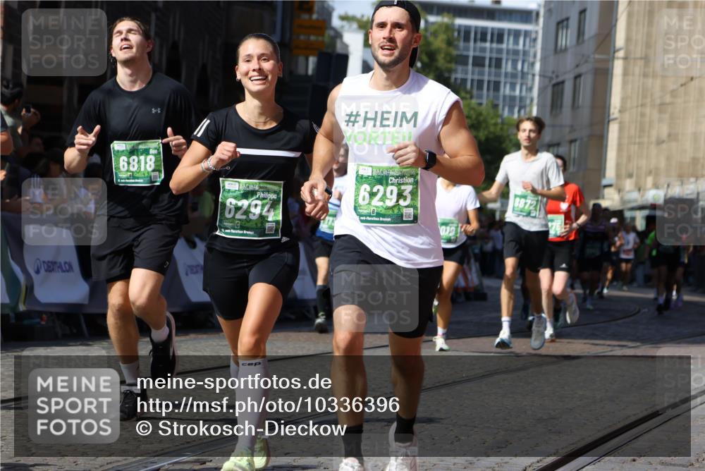13.09.2026 - 21. swb-Marathon Bremen Strokosch-Dieckow http://msf.ph/oto/10336396 13.09.2026 13:18:27 Ziel 1631, 1797, 1872, 2260, 2634, 2671, 3241, 3458, 3514, 3634, 4131, 4733, 5292, 5695, 5948, 6152, 6290, 6448, 8094, 8805, 8869, 8943, 8944, 9134, 9609, 9837, 10065, 465, 2324, 2948, 3631, 4120, 4413, 4642, 5867, 6787, 6818, 7245, 7731, 8404, 8540, 8743, 8872, 9019, 9275, 9327, 9833 meine-sportfotos.de