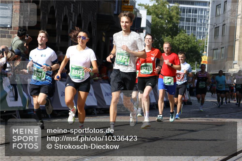 13.09.2026 - 21. swb-Marathon Bremen Strokosch-Dieckow http://msf.ph/oto/10336423 13.09.2026 13:18:29 Ziel 1631, 1872, 2260, 2634, 2671, 3241, 3458, 3514, 3634, 4131, 4733, 5292, 5695, 5948, 6152, 6290, 6448, 7954, 8094, 8805, 8943, 8944, 9134, 9609, 10065, 465, 2324, 2948, 3631, 4120, 4413, 4642, 5867, 6787, 7245, 7731, 8404, 8540, 8743, 8872, 9019, 9275, 9327, 9833 meine-sportfotos.de