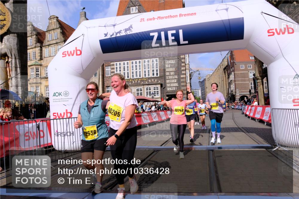 13.09.2026 - 21. swb-Marathon Bremen Tim E. http://msf.ph/oto/10336428 13.09.2026 11:07:40 Ziel 10138, 10205, 10488, 10695, 10748, 11123, 11246, 11417, 11600, 11696, 11759, 11767, 11822, 11823, 11865, 11917, 12020, 12173, 12210, 12255, 12266, 12536 meine-sportfotos.de