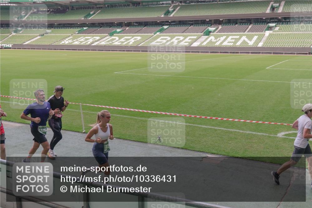 13.09.2026 - 21. swb-Marathon Bremen Michael Burmester http://msf.ph/oto/10336431 13.09.2026 13:12:06 Laufen im Stadion 118, 265, 373, 514, 581, 703, 843, 984, 1113, 1226, 1286, 1334, 1435, 1849, 1851, 1936, 1952, 2005, 2248, 2264, 2281, 2299, 2330, 2333, 2336, 2353, 2375, 2377, 2398, 2426, 2432, 2443, 2478, 2505, 2531, 2589, 2659, 2669, 2673, 2684, 2765, 2784, 2804, 2815, 2822, 2836, 2850, 2860, 2895, 2907, 2963, 2966, 2975, 2976, 3026, 3027, 3079, 3082, 3143, 3155, 3159, 3174, 3207, 3293, 3308, 3328, 3349, 3352, 3409, 3434, 3470, 3549, 551 meine-sportfotos.de
