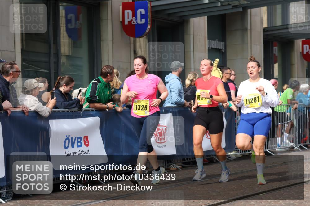 13.09.2026 - 21. swb-Marathon Bremen Strokosch-Dieckow http://msf.ph/oto/10336439 13.09.2026 11:05:00 Ziel 10186, 10370, 10411, 10432, 10576, 10697, 10717, 10718, 10800, 10802, 10995, 11102, 11105, 11146, 11157, 11218, 11281, 11314, 11326, 11334, 11387, 11394, 11521, 11571, 11572, 11584, 11616, 11722, 11900, 12011, 12055, 12079, 12080, 12099, 12251, 12335, 10198, 10283, 10315, 10465, 10481, 10729, 10741, 10850, 10855, 10856, 10940, 10975, 11006, 11133, 11272, 11366, 11395, 11518, 11592, 11705, 11757, 11939, 12002, 12005, 12064 meine-sportfotos.de