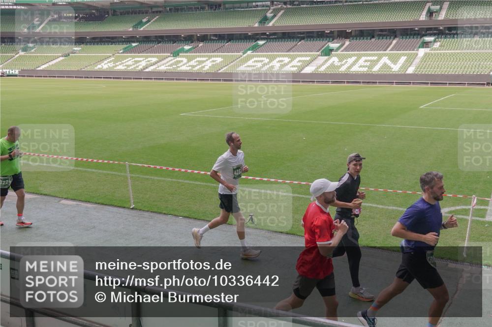 13.09.2026 - 21. swb-Marathon Bremen Michael Burmester http://msf.ph/oto/10336442 13.09.2026 13:12:08 Laufen im Stadion 118, 265, 373, 514, 581, 703, 843, 933, 984, 1113, 1226, 1286, 1334, 1435, 1849, 1851, 1936, 1952, 2005, 2248, 2264, 2281, 2299, 2330, 2336, 2353, 2375, 2377, 2398, 2426, 2443, 2478, 2505, 2531, 2589, 2659, 2669, 2673, 2684, 2765, 2784, 2804, 2815, 2822, 2836, 2850, 2860, 2895, 2907, 2963, 2966, 2975, 2976, 3026, 3027, 3079, 3082, 3143, 3155, 3159, 3174, 3207, 3293, 3308, 3328, 3349, 3352, 3409, 3434, 3549, 551 meine-sportfotos.de