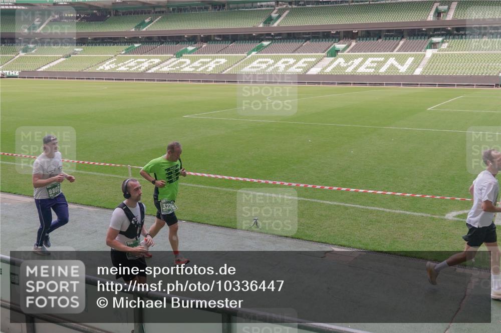 13.09.2026 - 21. swb-Marathon Bremen Michael Burmester http://msf.ph/oto/10336447 13.09.2026 13:12:09 Laufen im Stadion 118, 183, 265, 373, 514, 581, 703, 843, 933, 984, 1113, 1226, 1286, 1334, 1435, 1849, 1851, 1936, 1952, 2005, 2248, 2264, 2281, 2299, 2330, 2336, 2353, 2375, 2377, 2398, 2426, 2443, 2478, 2505, 2531, 2589, 2659, 2669, 2673, 2684, 2765, 2784, 2804, 2815, 2822, 2836, 2850, 2860, 2895, 2907, 2963, 2966, 2975, 2976, 3026, 3027, 3079, 3082, 3143, 3155, 3159, 3174, 3207, 3293, 3308, 3328, 3349, 3352, 3409, 3434, 3549, 551 meine-sportfotos.de