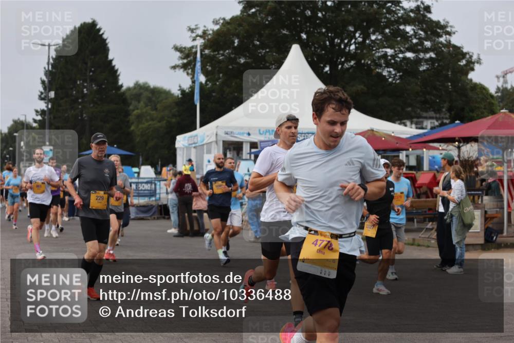 13.09.2026 - Kiel Lauf Andreas Tolksdorf http://msf.ph/oto/10336488 13.09.2026 09:53:49 Kiellinie 229, 4778, 1, 900, 2379 meine-sportfotos.de