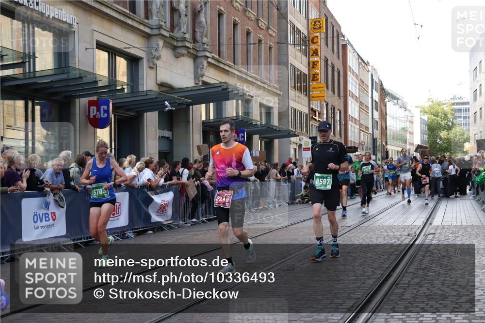 13.09.2026 - 21. swb-Marathon Bremen Strokosch-Dieckow http://msf.ph/oto/10336493 13.09.2026 13:25:21 Ziel 150, 191, 209, 1458, 1650, 1752, 2033, 2421, 2781, 3124, 3186, 3722, 3806, 4161, 4411, 4439, 4717, 4842, 4927, 5013, 5139, 5622, 5703, 5755, 5814, 7252, 8545, 8597, 8695, 8890, 9440, 9468, 9506, 260, 1080, 1119, 1166, 1264, 1436, 1448, 1658, 2046, 2322, 3105, 3168, 3187, 4091, 4294, 4459, 4507, 4918, 6113, 6380, 7252, 7306, 7326, 8245, 8357, 8695, 8769, 9036, 9073, 9299, 9360, 9460, 9493, 9563, 13025, 13088 meine-sportfotos.de