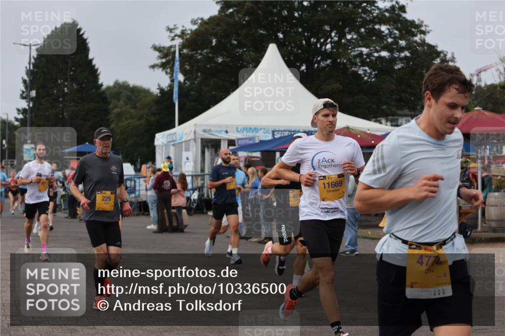 13.09.2026 - Kiel Lauf Andreas Tolksdorf http://msf.ph/oto/10336500 13.09.2026 09:53:49 Kiellinie 229, 8280, 11669, 477 meine-sportfotos.de