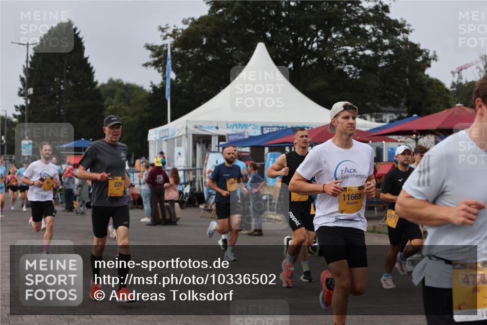 13.09.2026 - Kiel Lauf Andreas Tolksdorf http://msf.ph/oto/10336502 13.09.2026 09:53:50 Kiellinie 229, 38, 11669, 3327, 477 meine-sportfotos.de