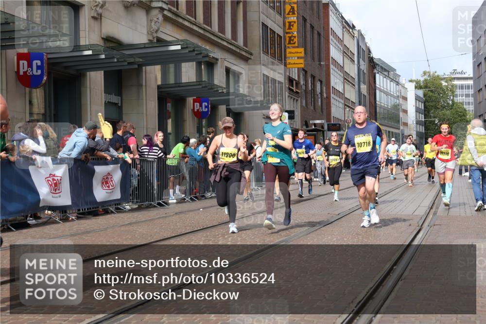 13.09.2026 - 21. swb-Marathon Bremen Strokosch-Dieckow http://msf.ph/oto/10336524 13.09.2026 11:05:01 Ziel 10186, 10370, 10411, 10432, 10576, 10697, 10717, 10718, 10800, 10802, 10995, 11102, 11105, 11146, 11157, 11218, 11281, 11314, 11326, 11334, 11387, 11394, 11521, 11571, 11572, 11584, 11616, 11722, 11900, 12011, 12055, 12079, 12080, 12099, 12251, 12335, 10198, 10283, 10315, 10465, 10481, 10729, 10741, 10850, 10855, 10856, 10940, 10975, 11006, 11133, 11272, 11366, 11395, 11518, 11705, 11757, 11939, 12002, 12005, 12064 meine-sportfotos.de