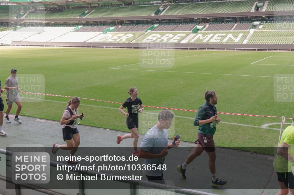 13.09.2026 - 21. swb-Marathon Bremen Michael Burmester http://msf.ph/oto/10336548 13.09.2026 13:12:19 Laufen im Stadion 118, 183, 265, 349, 514, 695, 702, 703, 843, 933, 984, 1113, 1226, 1286, 1334, 1435, 1849, 1851, 1936, 1952, 2005, 2248, 2264, 2281, 2299, 2330, 2336, 2353, 2375, 2377, 2398, 2426, 2443, 2461, 2478, 2505, 2531, 2589, 2659, 2669, 2673, 2684, 2765, 2792, 2804, 2815, 2822, 2836, 2850, 2860, 2884, 2895, 2907, 2963, 2966, 2975, 2976, 3027, 3079, 3082, 3143, 3155, 3159, 3293, 3308, 3328, 3349, 3352, 3409, 3434, 3549, 551 meine-sportfotos.de