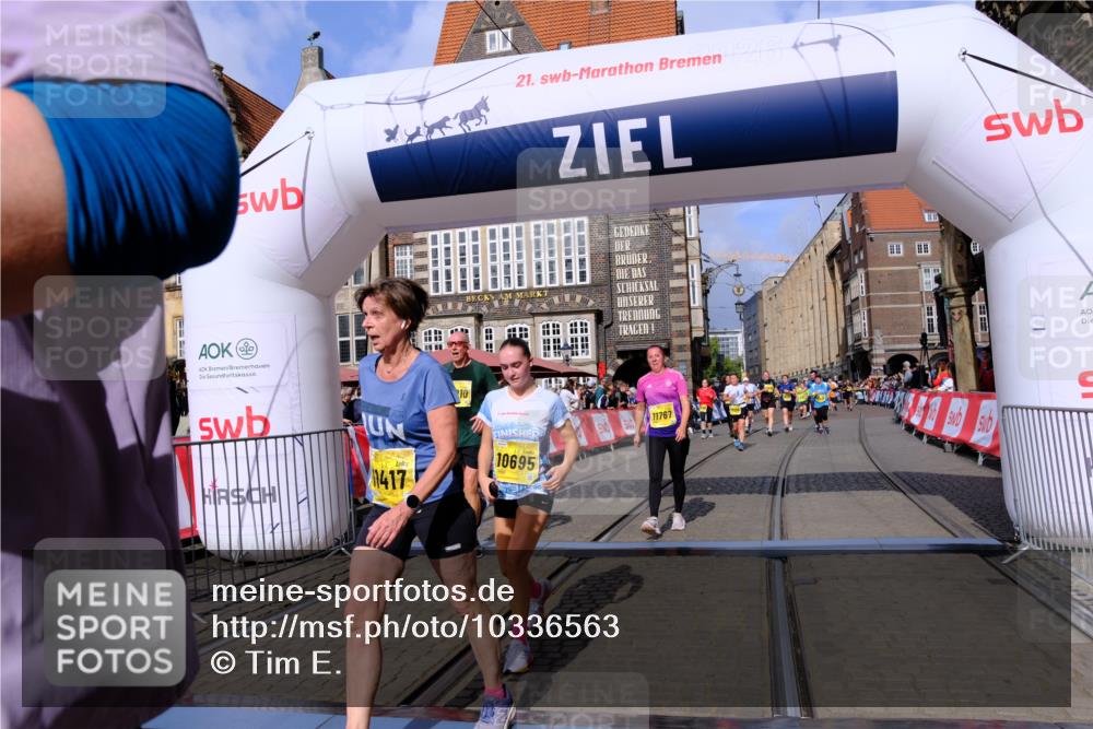 13.09.2026 - 21. swb-Marathon Bremen Tim E. http://msf.ph/oto/10336563 13.09.2026 11:07:43 Ziel 10138, 10205, 10279, 10280, 10488, 10501, 10505, 10695, 10748, 11123, 11246, 11417, 11759, 11767, 11865, 11899, 11917, 12020, 12173, 12210, 12266, 12277, 12419, 12536 meine-sportfotos.de