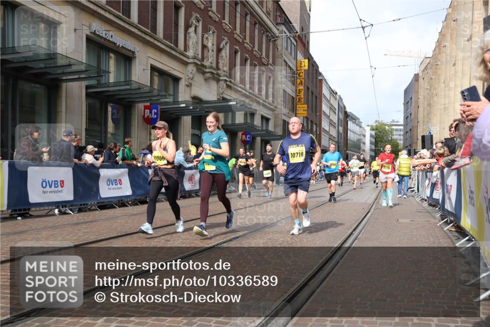 13.09.2026 - 21. swb-Marathon Bremen Strokosch-Dieckow http://msf.ph/oto/10336589 13.09.2026 11:05:03 Ziel 10186, 10370, 10411, 10432, 10576, 10697, 10717, 10718, 10800, 10802, 10995, 11102, 11105, 11146, 11157, 11218, 11281, 11314, 11326, 11334, 11387, 11394, 11521, 11571, 11572, 11584, 11616, 11722, 11724, 11900, 12011, 12055, 12079, 12080, 12251, 12273, 12330, 12335, 10198, 10283, 10315, 10370, 10465, 10718, 10729, 10741, 10850, 10855, 10856, 10940, 10975, 11006, 11133, 11272, 11281, 11366, 11395, 11518, 11705, 11757, 11939, 12002, 12005, 12064 meine-sportfotos.de