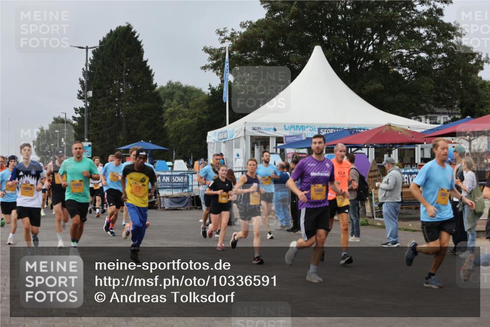 13.09.2026 - Kiel Lauf Andreas Tolksdorf http://msf.ph/oto/10336591 13.09.2026 09:53:53 Kiellinie 10904, 10905, 8465 meine-sportfotos.de