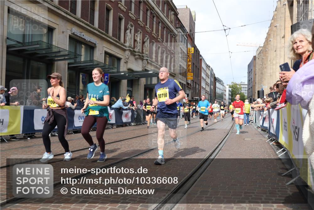 13.09.2026 - 21. swb-Marathon Bremen Strokosch-Dieckow http://msf.ph/oto/10336608 13.09.2026 11:05:03 Ziel 10186, 10370, 10411, 10432, 10576, 10697, 10717, 10718, 10800, 10802, 10995, 11102, 11105, 11146, 11157, 11218, 11281, 11314, 11326, 11334, 11387, 11394, 11521, 11571, 11572, 11584, 11616, 11722, 11724, 11900, 12011, 12055, 12079, 12080, 12251, 12273, 12330, 12335, 10198, 10283, 10315, 10370, 10465, 10718, 10729, 10741, 10850, 10855, 10856, 10940, 10975, 11006, 11133, 11272, 11281, 11366, 11395, 11518, 11705, 11757, 11939, 12002, 12005, 12064 meine-sportfotos.de