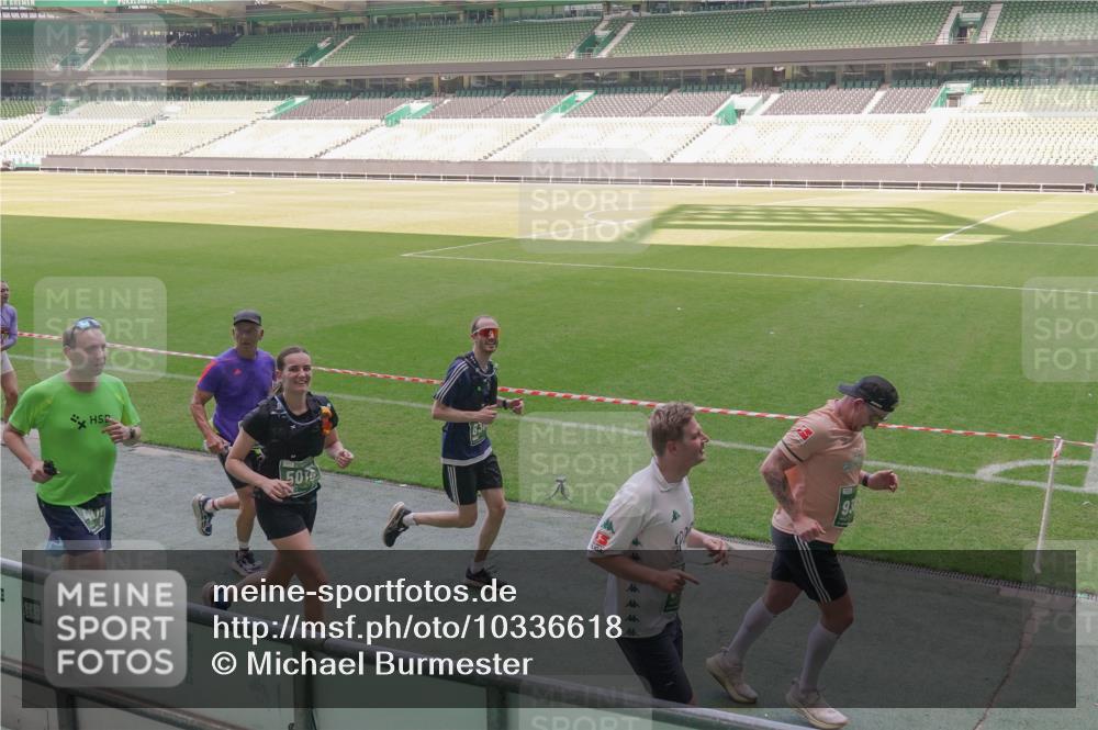 13.09.2026 - 21. swb-Marathon Bremen Michael Burmester http://msf.ph/oto/10336618 13.09.2026 13:12:26 Laufen im Stadion 118, 183, 265, 349, 514, 695, 702, 703, 843, 933, 1113, 1143, 1226, 1286, 1334, 1435, 1641, 1849, 1851, 1936, 1952, 1991, 2005, 2248, 2264, 2281, 2299, 2330, 2336, 2353, 2375, 2377, 2398, 2426, 2439, 2443, 2461, 2478, 2505, 2589, 2659, 2665, 2669, 2673, 2684, 2765, 2773, 2792, 2804, 2815, 2822, 2836, 2850, 2860, 2884, 2895, 2907, 2963, 2966, 2975, 2976, 3027, 3079, 3082, 3143, 3155, 3159, 3253, 3293, 3308, 3313, 3328, 3349, 3352, 3434, 3549, 551 meine-sportfotos.de
