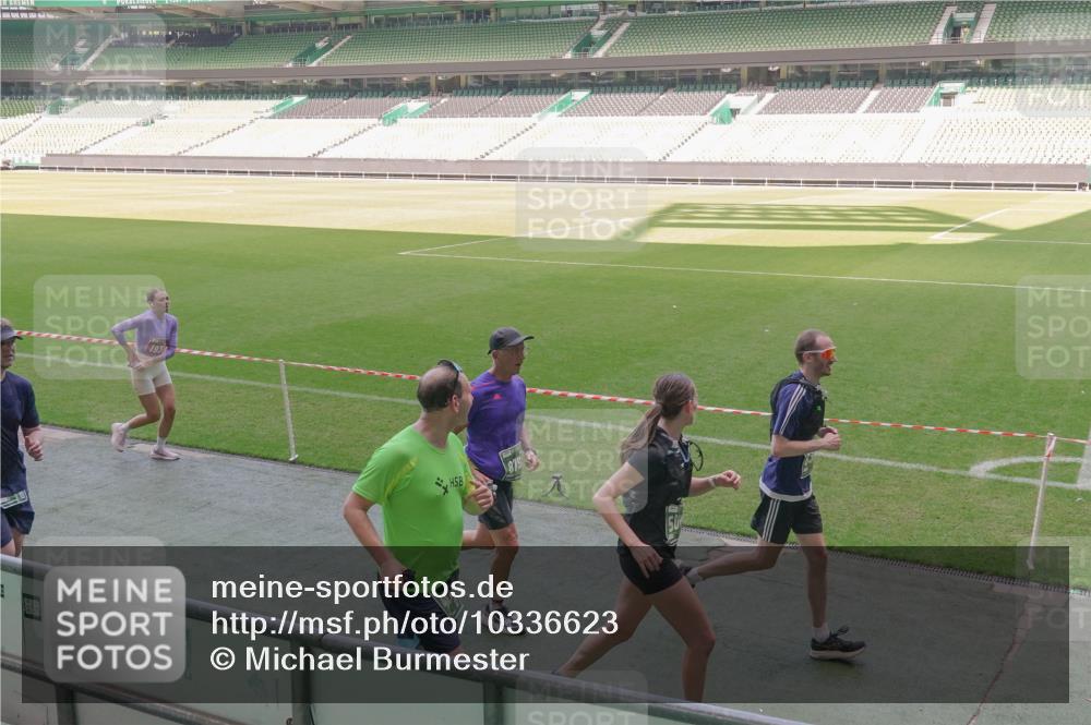 13.09.2026 - 21. swb-Marathon Bremen Michael Burmester http://msf.ph/oto/10336623 13.09.2026 13:12:27 Laufen im Stadion 118, 183, 265, 278, 349, 514, 576, 695, 702, 703, 843, 933, 1113, 1143, 1226, 1286, 1334, 1435, 1641, 1849, 1851, 1936, 1952, 1991, 2005, 2248, 2264, 2281, 2299, 2330, 2336, 2353, 2375, 2377, 2398, 2426, 2439, 2443, 2461, 2478, 2505, 2589, 2659, 2665, 2669, 2673, 2684, 2765, 2773, 2792, 2804, 2815, 2822, 2836, 2850, 2860, 2884, 2895, 2907, 2963, 2966, 2975, 2976, 3027, 3079, 3082, 3143, 3155, 3159, 3253, 3293, 3308, 3313, 3328, 3349, 3352, 3434, 3549, 551 meine-sportfotos.de