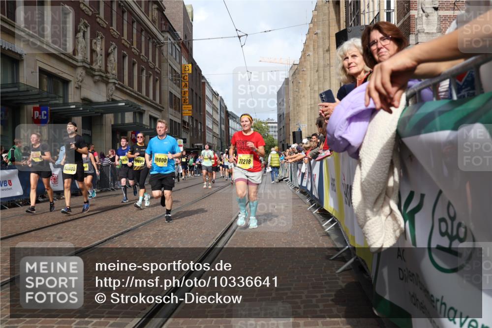 13.09.2026 - 21. swb-Marathon Bremen Strokosch-Dieckow http://msf.ph/oto/10336641 13.09.2026 11:05:05 Ziel 10186, 10411, 10432, 10576, 10697, 10717, 10800, 10802, 10995, 11102, 11146, 11157, 11218, 11314, 11326, 11334, 11387, 11394, 11521, 11571, 11572, 11584, 11616, 11722, 11724, 11892, 12011, 12055, 12079, 12080, 12251, 12273, 12330, 12362, 10198, 10283, 10315, 10370, 10465, 10718, 10729, 10741, 10800, 10850, 10855, 10856, 10940, 10975, 11006, 11105, 11133, 11272, 11281, 11395, 11518, 11584, 11722, 11757, 11900, 11939, 12002, 12005, 12064 meine-sportfotos.de