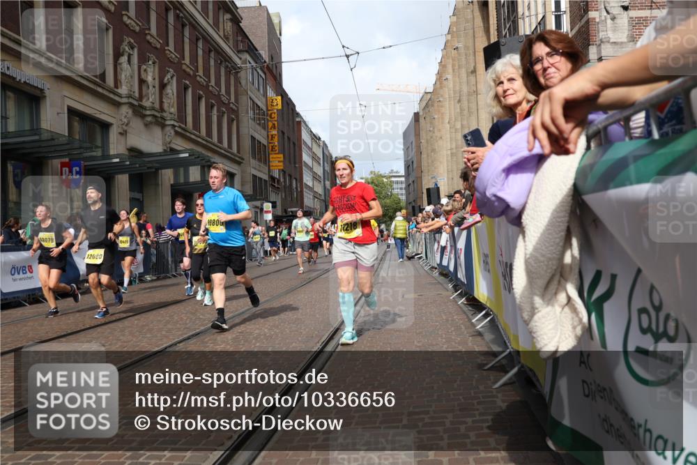 13.09.2026 - 21. swb-Marathon Bremen Strokosch-Dieckow http://msf.ph/oto/10336656 13.09.2026 11:05:05 Ziel 10186, 10411, 10432, 10576, 10697, 10717, 10800, 10802, 10995, 11102, 11146, 11157, 11218, 11314, 11326, 11334, 11387, 11394, 11521, 11571, 11572, 11584, 11616, 11722, 11724, 11892, 12011, 12055, 12079, 12080, 12251, 12273, 12330, 12362, 10198, 10283, 10315, 10370, 10465, 10718, 10729, 10741, 10800, 10850, 10855, 10856, 10940, 10975, 11006, 11105, 11133, 11272, 11281, 11395, 11518, 11584, 11722, 11757, 11900, 11939, 12002, 12005, 12064 meine-sportfotos.de
