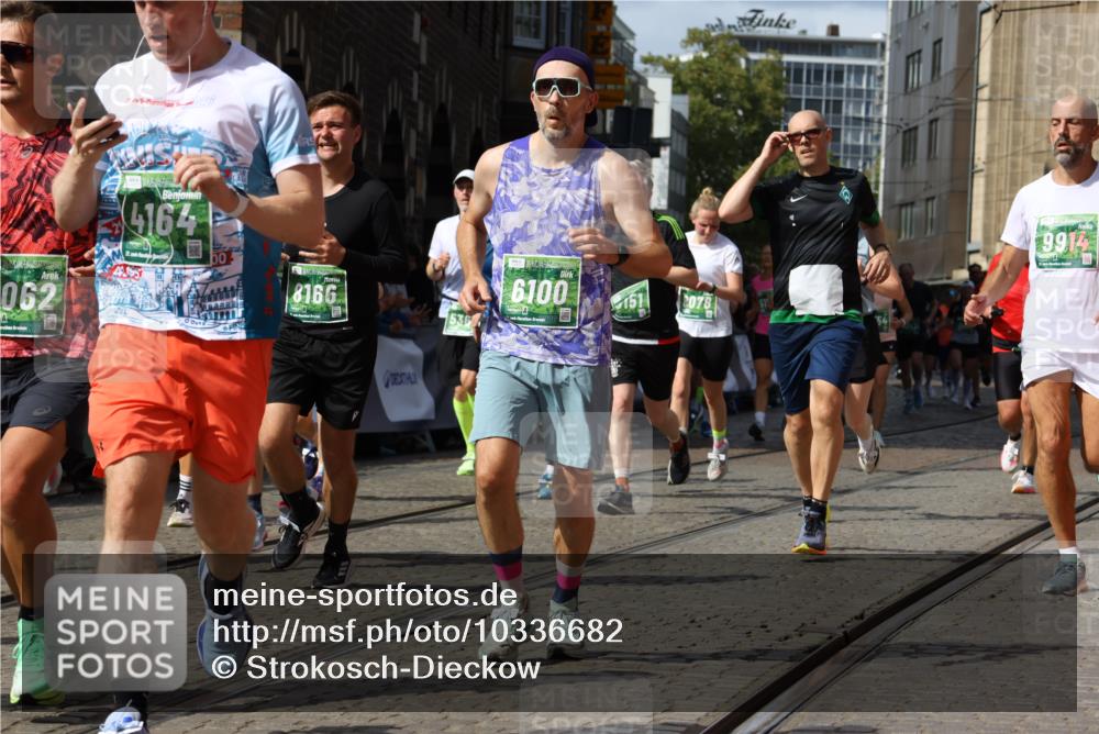 13.09.2026 - 21. swb-Marathon Bremen Strokosch-Dieckow http://msf.ph/oto/10336682 13.09.2026 13:31:42 Ziel 217, 922, 1600, 1627, 2244, 2602, 2707, 3152, 3343, 3392, 3396, 3579, 3762, 3859, 4258, 4477, 5375, 5504, 5673, 5720, 5765, 5979, 6147, 6619, 6968, 6971, 7001, 7296, 7812, 8035, 8097, 8239, 8339, 8342, 8726, 9147, 9155, 9337, 9822, 13066, 578, 846, 3115, 3205, 3239, 3244, 3278, 3989, 4030, 4998, 5158, 5325, 5363, 5899, 6213, 6354, 7242, 7260, 7790, 7964, 8048, 8078, 8166, 8247, 8970, 9016, 9033, 9188, 9785, 9914, 13151 meine-sportfotos.de