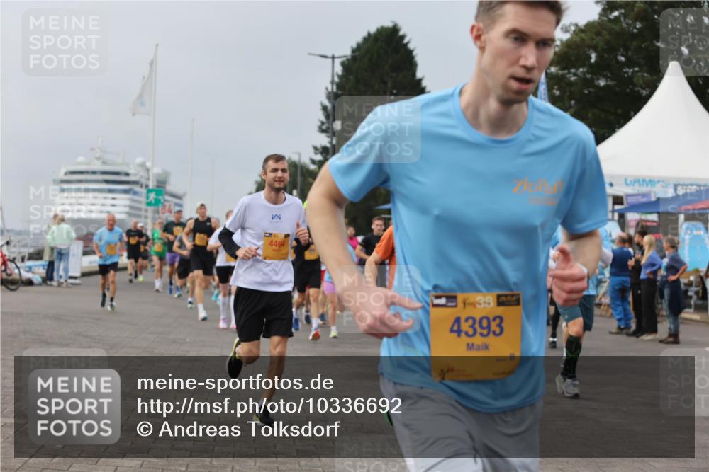 13.09.2026 - Kiel Lauf Andreas Tolksdorf http://msf.ph/oto/10336692 13.09.2026 09:53:57 Kiellinie 4464, 38, 4393 meine-sportfotos.de