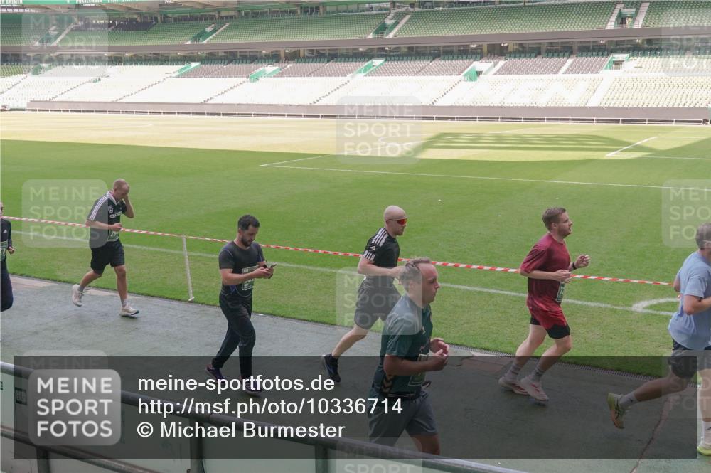 13.09.2026 - 21. swb-Marathon Bremen Michael Burmester http://msf.ph/oto/10336714 13.09.2026 13:12:37 Laufen im Stadion 118, 183, 265, 278, 349, 514, 576, 695, 702, 703, 843, 933, 950, 1005, 1113, 1143, 1226, 1286, 1334, 1435, 1641, 1849, 1851, 1936, 1952, 1991, 2005, 2248, 2264, 2281, 2299, 2336, 2353, 2375, 2377, 2398, 2426, 2439, 2461, 2478, 2505, 2612, 2659, 2665, 2669, 2673, 2684, 2765, 2773, 2792, 2804, 2815, 2816, 2822, 2850, 2860, 2884, 2895, 2907, 2921, 2963, 2966, 2975, 2976, 3016, 3027, 3079, 3082, 3143, 3155, 3159, 3253, 3293, 3308, 3313, 3328, 3349, 3352, 3434, 551 meine-sportfotos.de